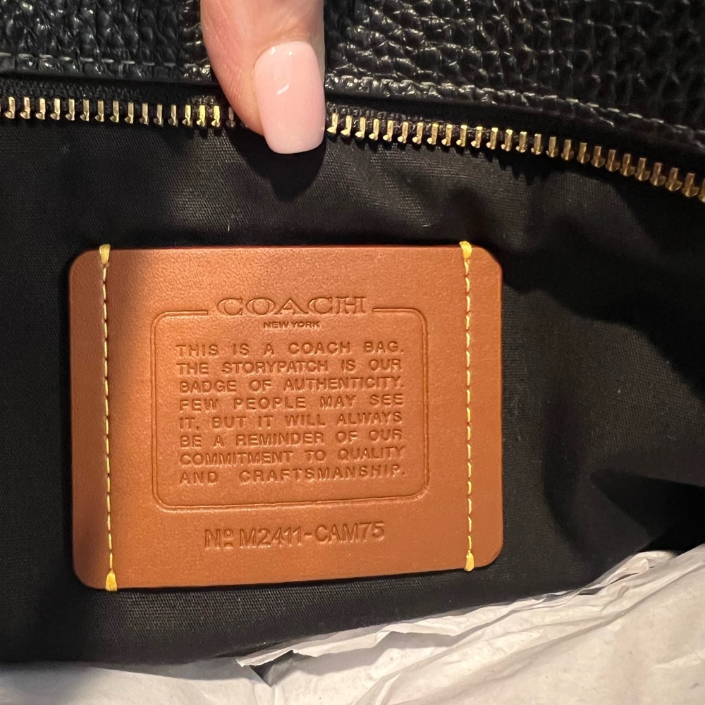 NWT Coach Cargo Leather Tote - Picture 10 of 10